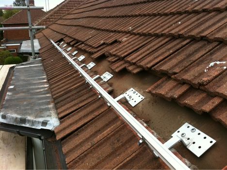 Roof fixing